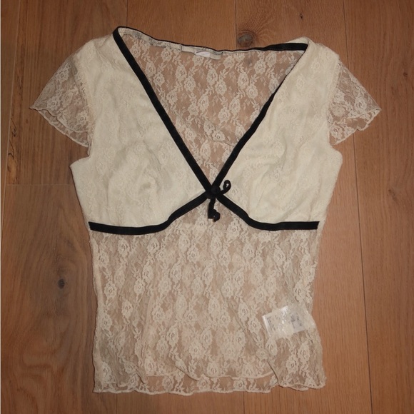 Urban Outfitters Kimchi Blue White Laced Top - Picture 1 of 4